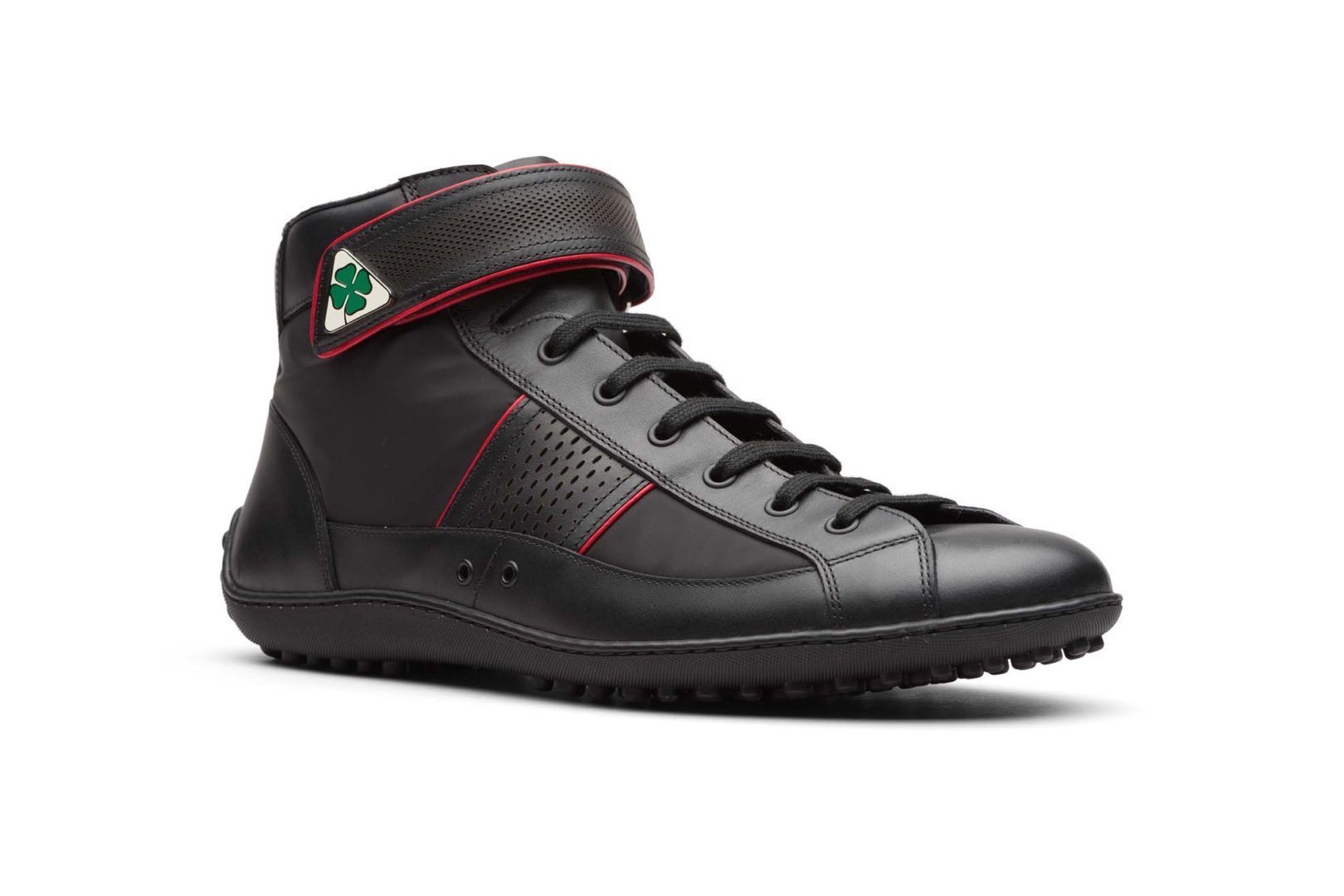 Alfa Romeo Quadrifoglio, ecco le scarpe da corsa Car Shoe per Natale - QN  Motori