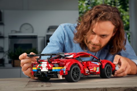 Lego Technic Ferrari 488 GTE AF Corse #51 - 4
