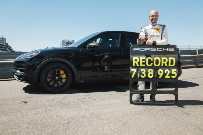 Porsche Cayenne conquista il record per SUV al Nurburgring