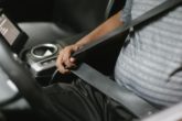 Italiani maleducati alla guida, uno su tre non usa la cintura di sicurezza