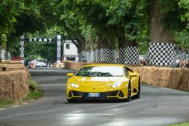 Lamborghini, il canto finale dei purissimi V12 e V10 a Goodwood - 1
