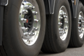 La Commissione europea riapre le indagini antidumping sui pneumatici cinesi