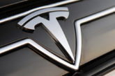 Tesla Robovan - Musk lancia l'idea di un van elettrico per merci e persone
