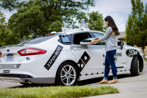 Ford e Domino's Pizza per consegne con auto a guida autonoma