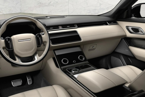 Range Rover Velar - Gli interni