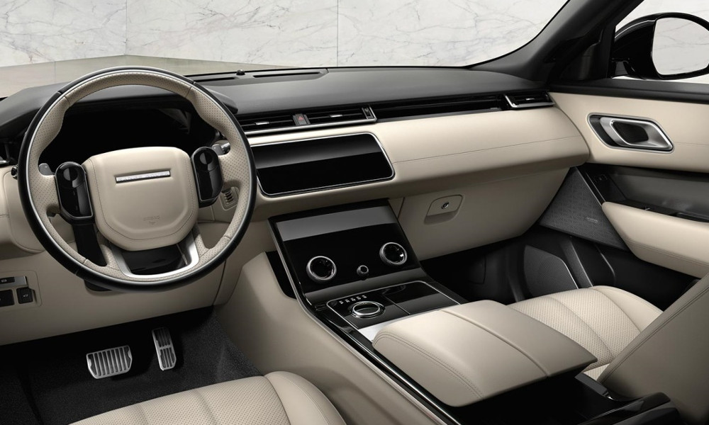 Range Rover Velar - Gli interni