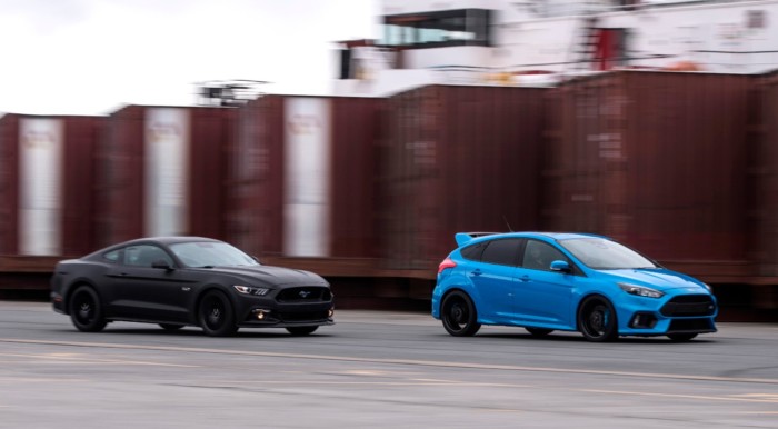 Ford Go Faster, a scuola di drifting con Mustang e Ford RS