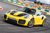 Porsche 911 GT2 RS, 700 cv: ecco come va su strada e in pista