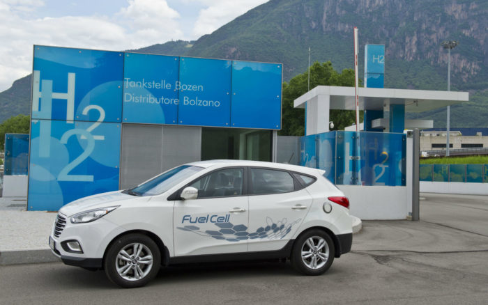 Auto a idrogeno, con Hyundai ix35 Fuel Cell un tour di oltre 1.800 km 1
