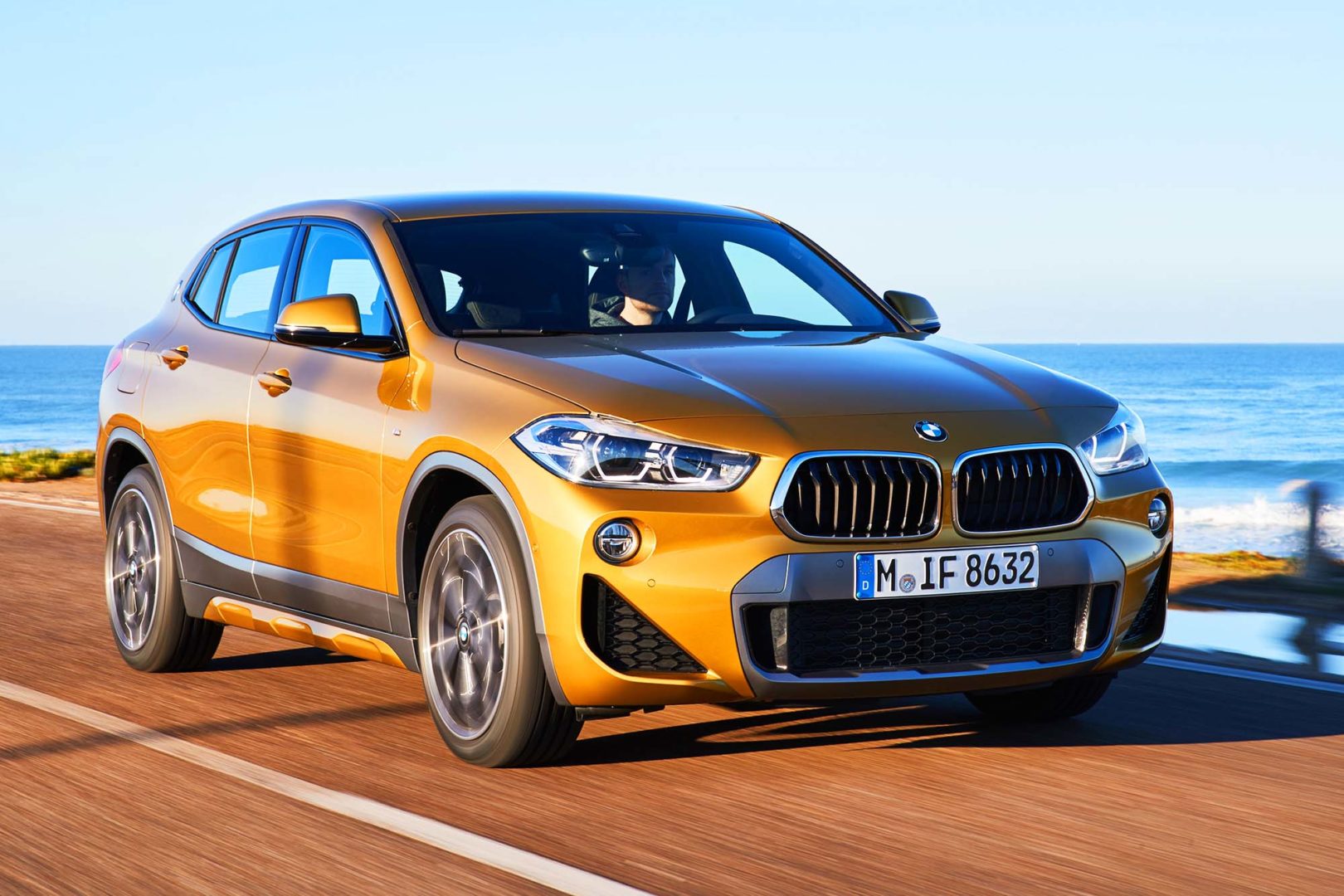 BMW X2, il SUV compatto: prezzo da 33.500 euro