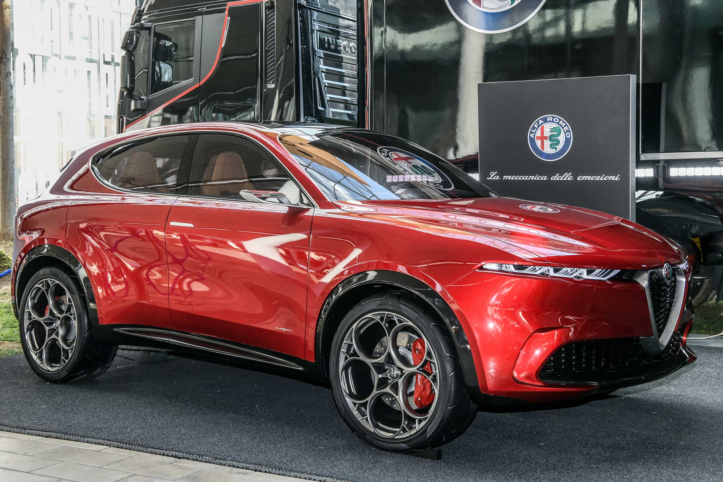 Alfa Romeo Tonale, le foto spy e le immagini ufficiali del nuovo SUV
