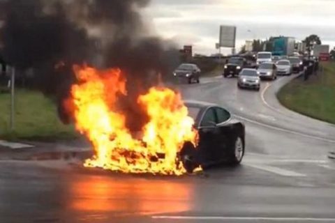 incendio auto elettriche