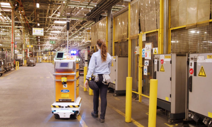 Ford Survival - Il robot autonomo nella fabbrica di Valencia 3