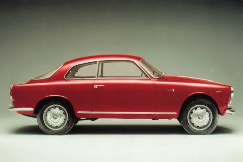 Alfa Romeo Giulietta, 1954 La fidanzata d'Italia, e abbiamo detto tutto. La motorizzazione di massa trova il modello sportivo, per tutti.