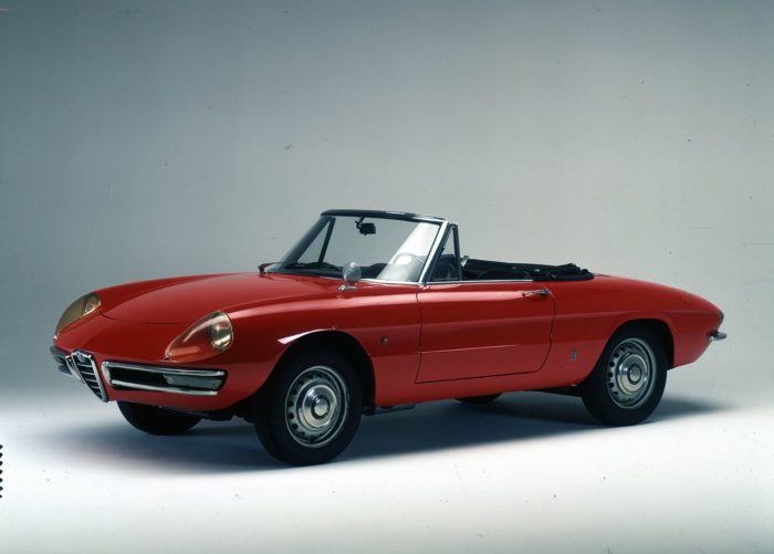 Alfa Romeo Spider "Duetto", 1966 A cielo aperto, la spider più famosa di sempre. Icona dell'automobile e del Marchio.