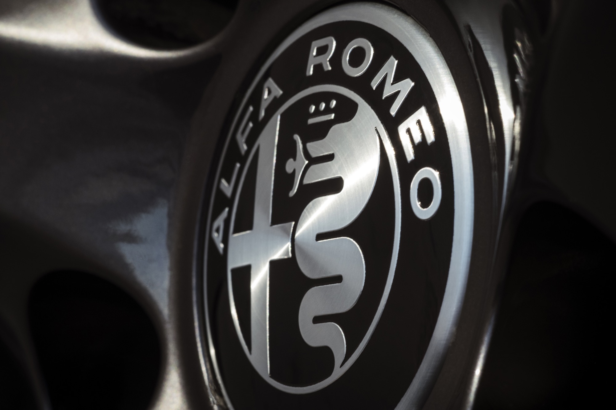 Alfa Romeo’s Nero Edizione package for 2.0L Giulia and Stelvio models