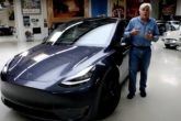 Tesla Model Y, Jay Leno prova il nuovo crossover elettrico