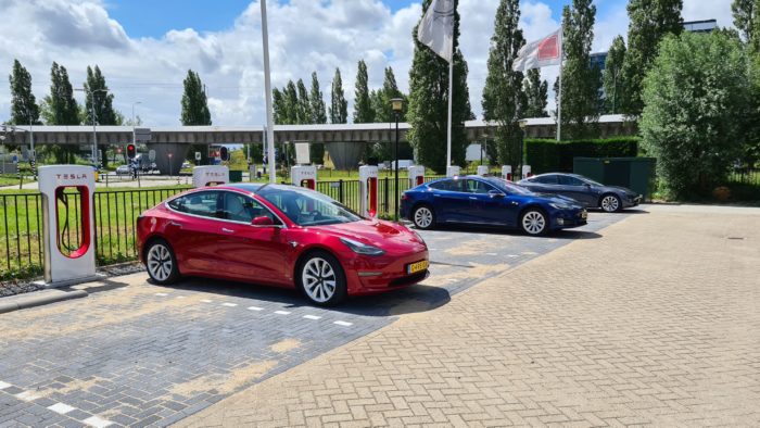 Tesla Supercharger, raggiunta quota 2.000 stazioni nel mondo