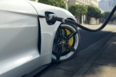 Aggiornamento software gratuito per i modelli di Porsche Taycan 2020 - Con la funzione Battery-Saving Charging è possibile ridurre la capacità di carica da 270 kW a 200 kW