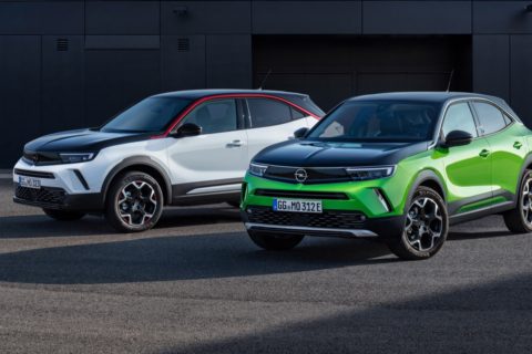 Opel Mokka vs Mokka-e, confronto tra benzina ed elettrica