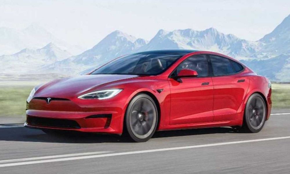 Tesla Model S Plaid - Giro da record a Laguna Seca