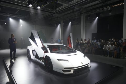 Lamborghini presenta la Countach LPI 800-4 alla Milano Design Week 2021 - 5