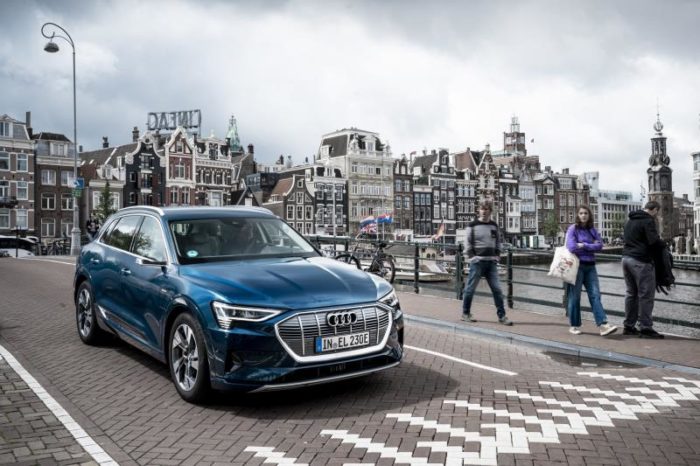 Audi e-tron 55 quattro, aggiornamento gratuito per incrementare l'autonomia di 20 km