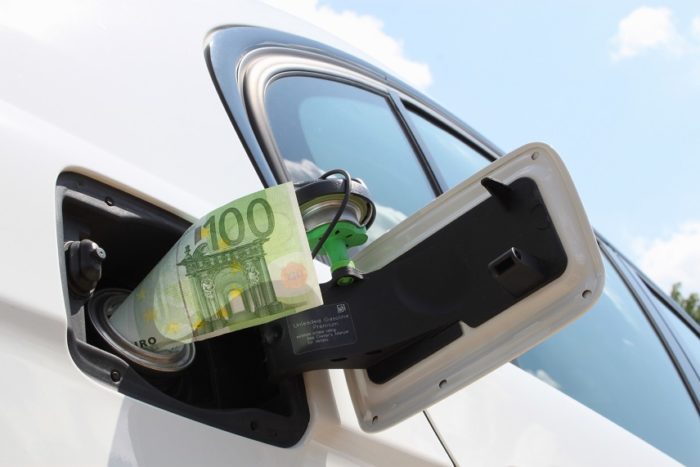 Carburante costo benzina diesel