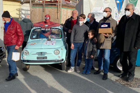 La Befana al Gaslini di Genova con il Fiat 500 Club Italia - 2