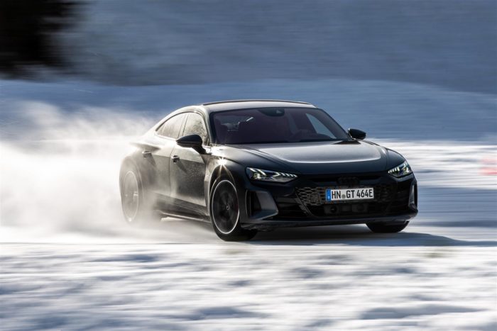 Audi RS e tron GT e Ghedina sulle nevi di Cortina