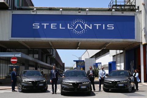 Stellantis Consegnate a Pomigliano le prime Alfa Romeo Tonale con un un programma speciale per i clienti. 1