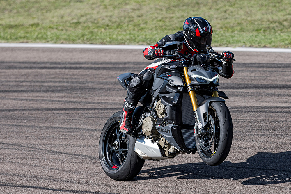 Ducati Streetfighter V4 2023 e Streetfighter V4 SP2 4