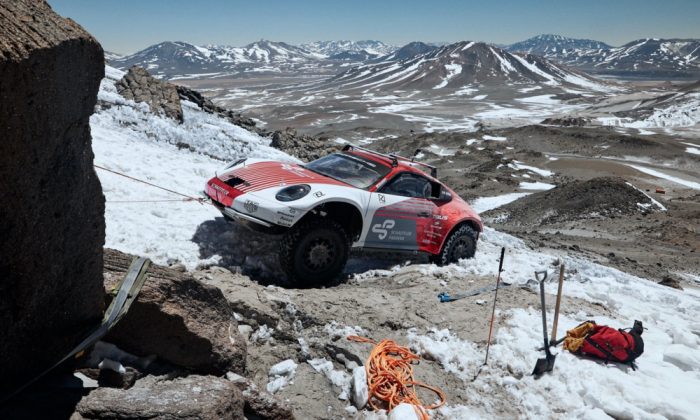Porsche 911 sul vulcano più alto del mondo 5