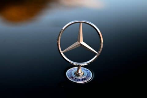 Mercedes-Benz vende la sua finanziaria in Russia