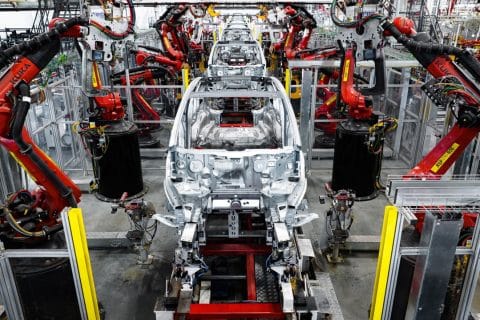 Tesla auto fabbrica stabilimento - Tesla Model 2 arriverà nel 2025?