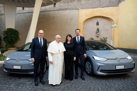 Vaticano elettrico con la flotta Volkswagen