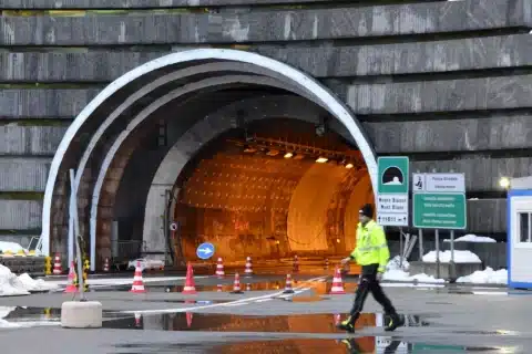 Aumenti autostrade 2024 - Il tunnel del Monte Bianco (Ansa)
