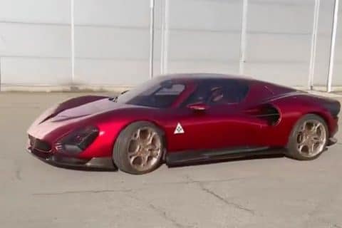 Alfa Romeo 33 Stradale su strada 2024