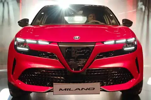 Dopo il diktat del governo. L’Alfa cambia nome al suv prodotto in Polonia: "Milano diventa Junior"