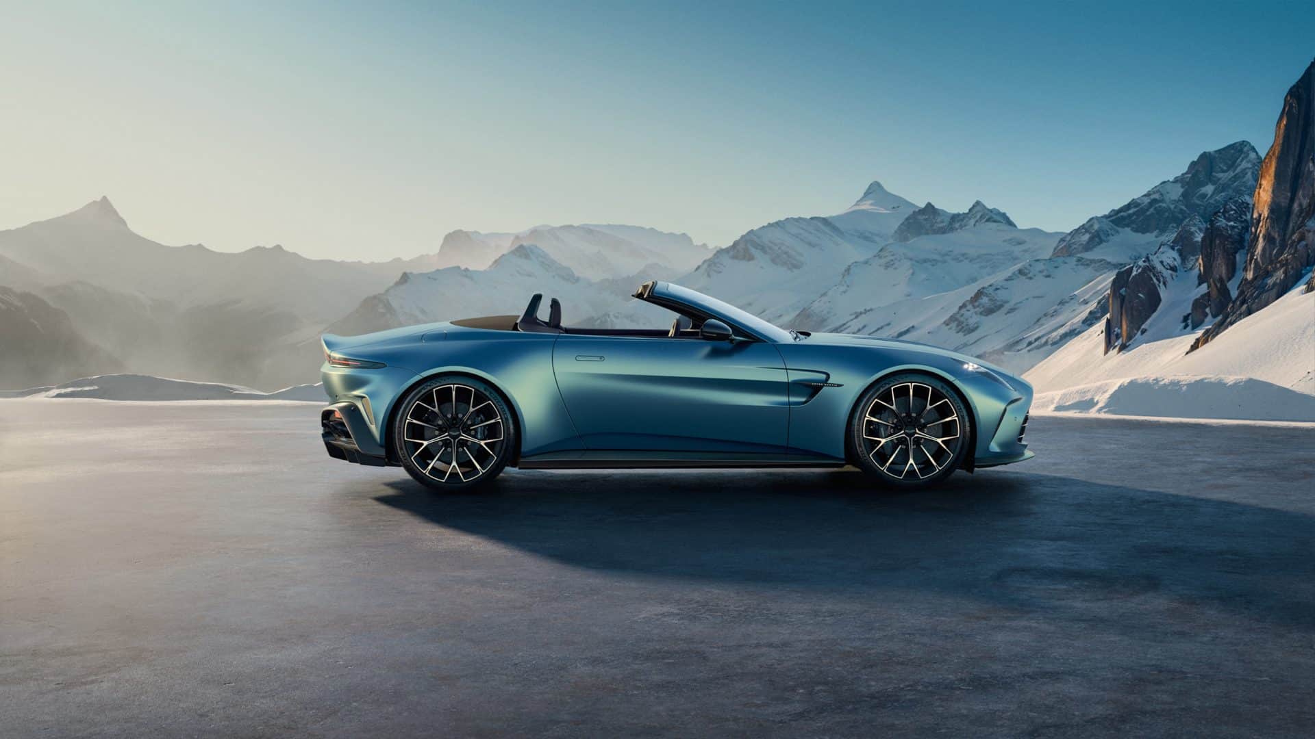 Aston Martin Vantage Roadster 2025 8 1920x1080