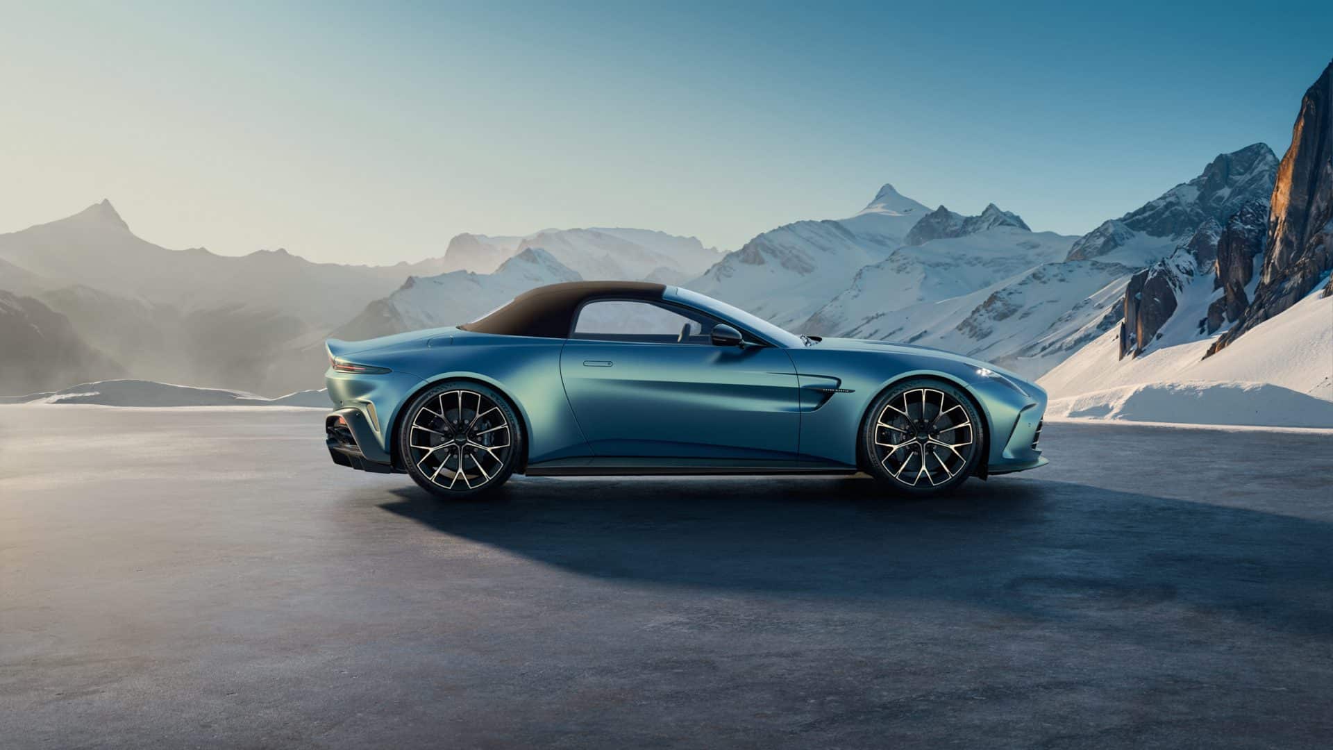 Aston Martin Vantage Roadster 2025 9 1920x1080