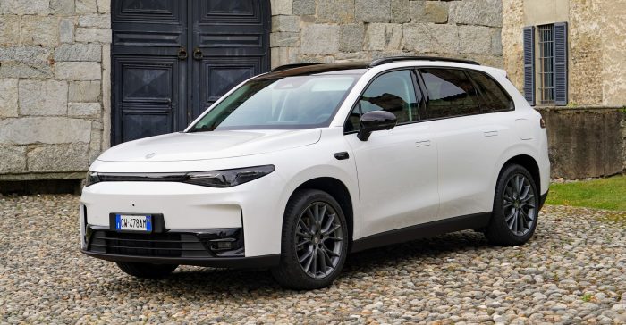 Leapmotor C10 REEV Suv innovativo al Salone di Bruxelles 1 e1736322889845 700x364