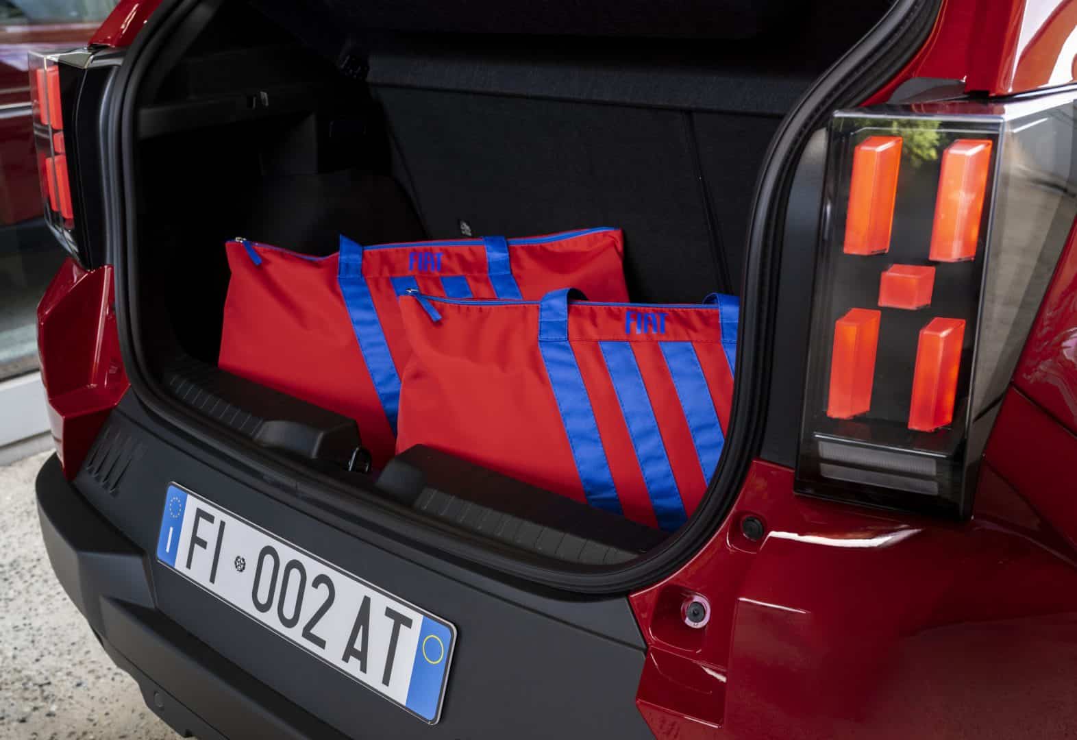 Nuovo Fiat Grande Panda 2025 su strada le foto ufficiali 124 1572x1080