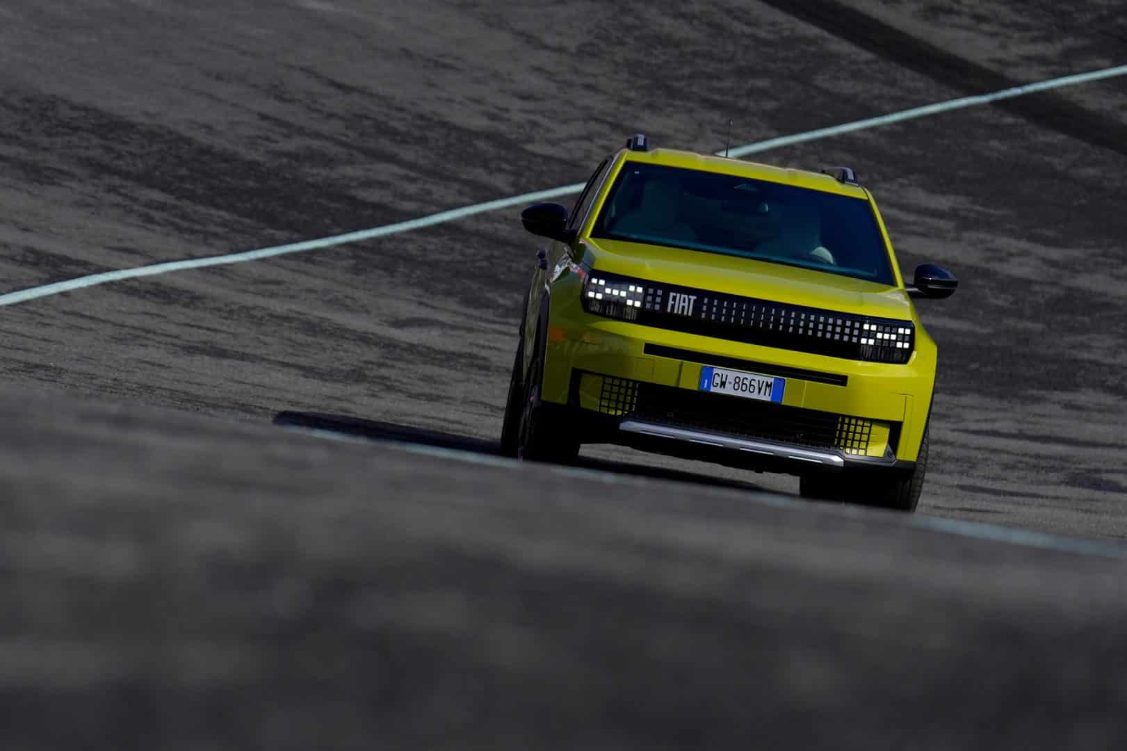 Nuovo Fiat Grande Panda 2025 su strada le foto ufficiali 17 1621x1080