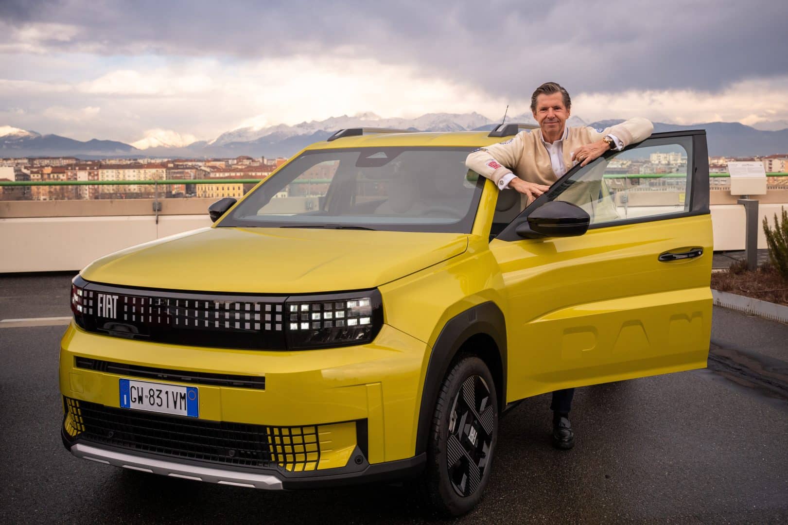 Nuovo Fiat Grande Panda 2025 su strada le foto ufficiali 195 1621x1080