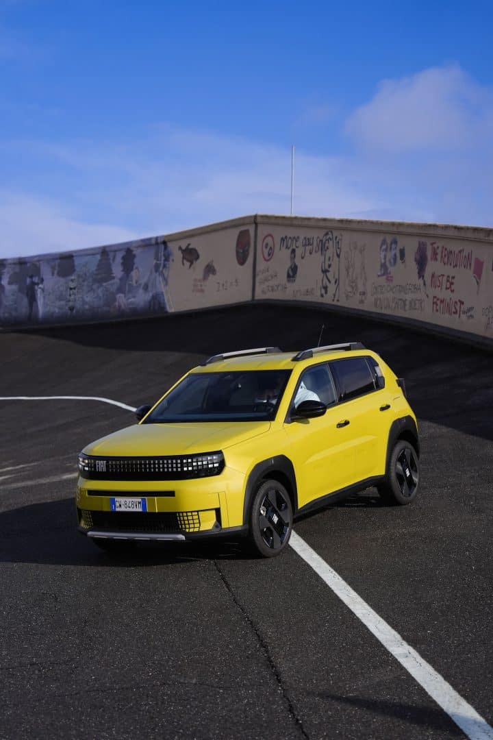 Nuovo Fiat Grande Panda 2025 su strada le foto ufficiali 26 720x1080