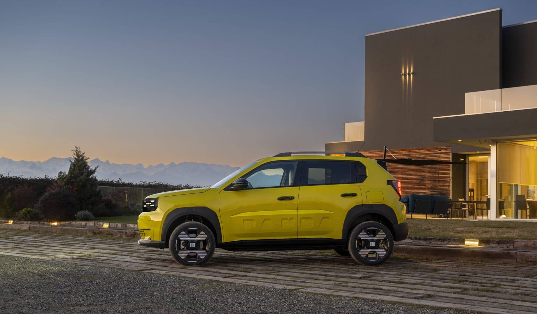 Nuovo Fiat Grande Panda 2025 su strada le foto ufficiali 53 1846x1080