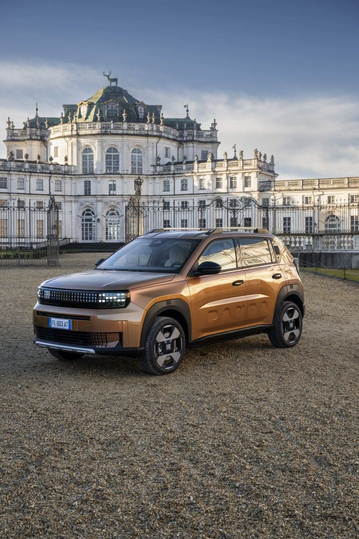 Nuovo Fiat Grande Panda 2025 su strada le foto ufficiali 64 720x1080