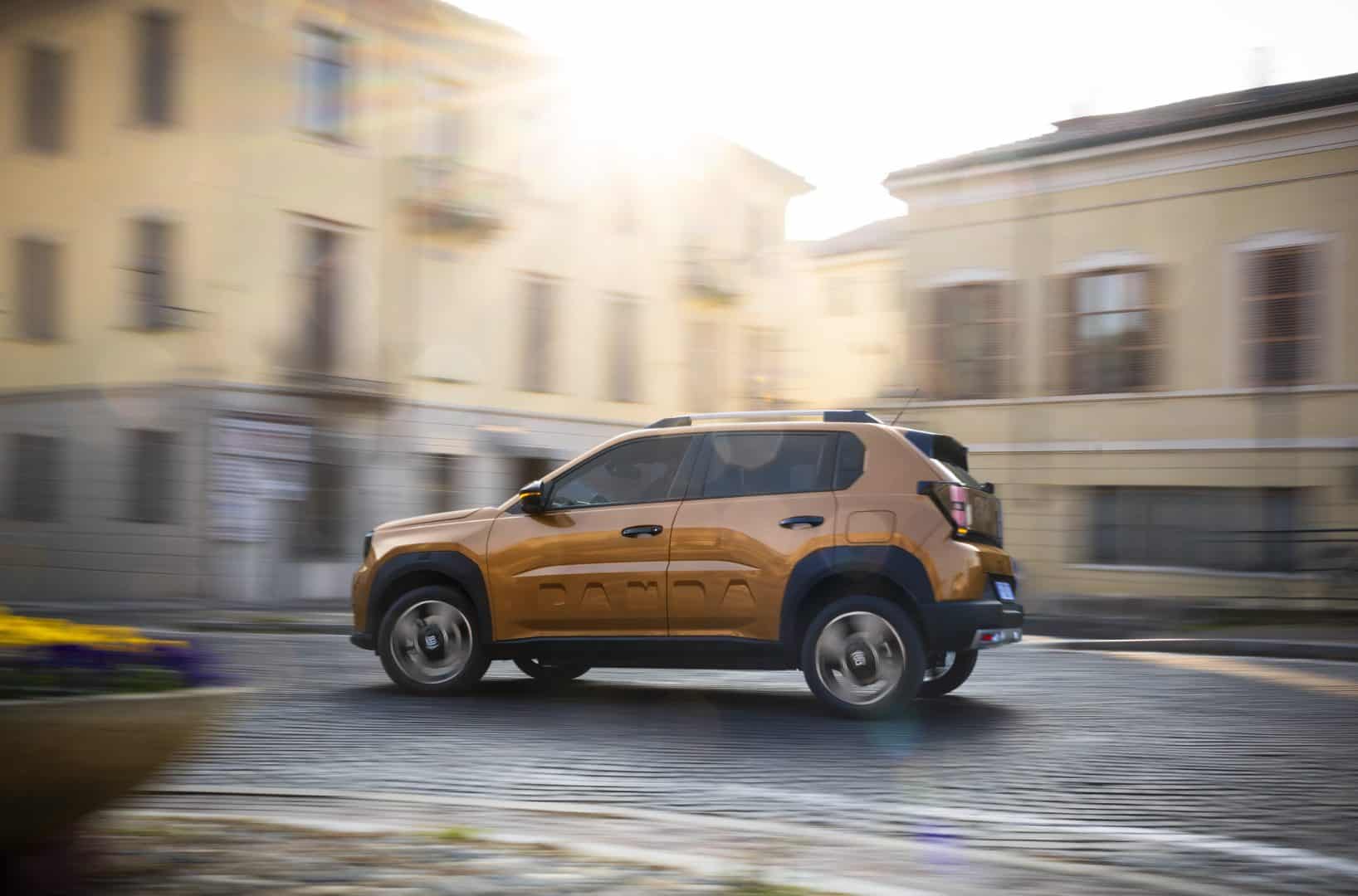 Nuovo Fiat Grande Panda 2025 su strada le foto ufficiali 81 1636x1080