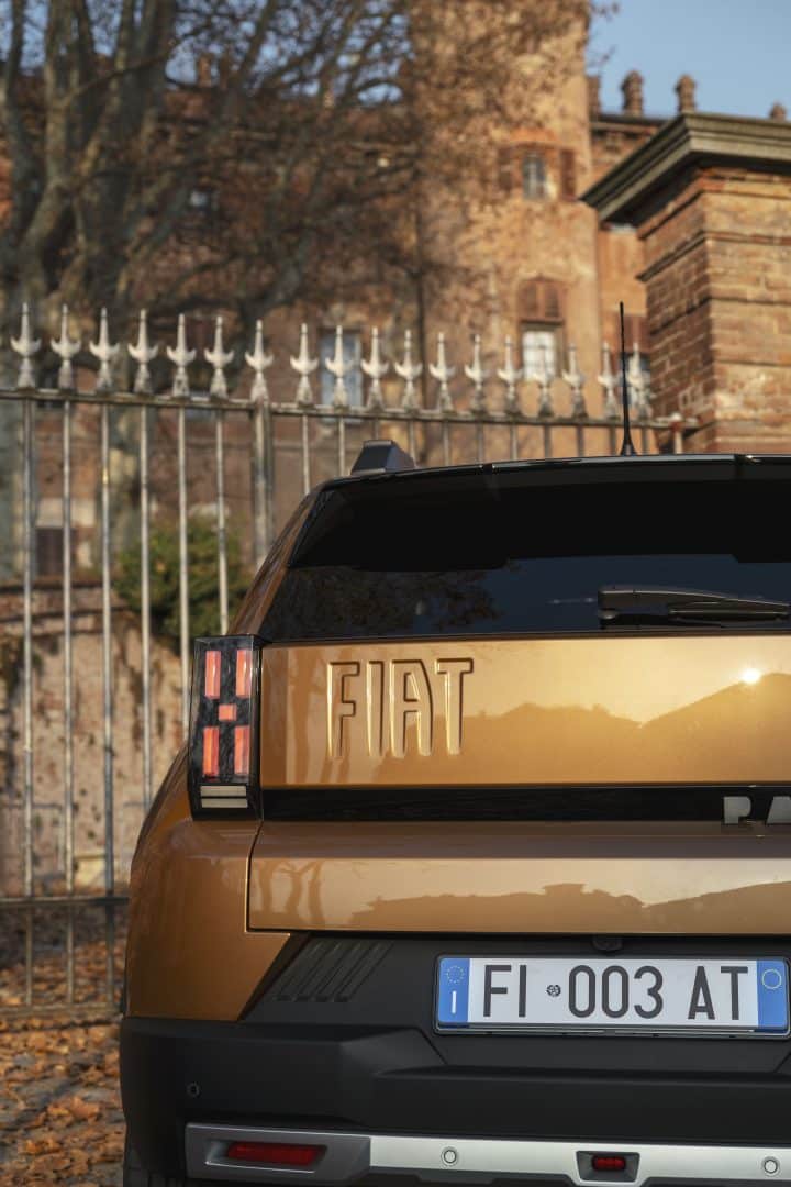 Nuovo Fiat Grande Panda 2025 su strada le foto ufficiali 83 720x1080